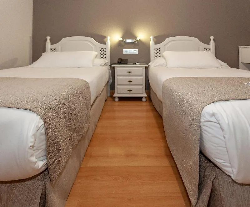 סביליה Aacr Hotel Monteolivos 3*,  ספרד